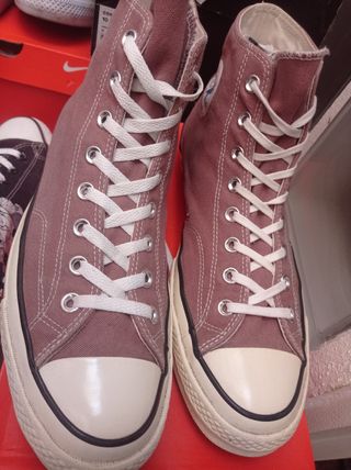 Converse Chuck Taylor All Star. 44