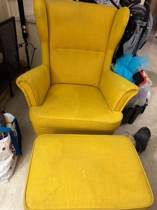 Sillon orejero y reposapies