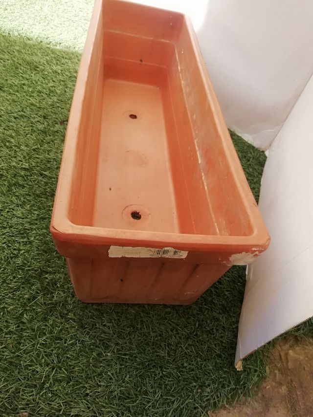 Jardinera de barro 