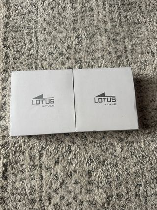 Conjunto colgante y pulsera de Lotus 