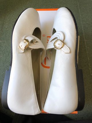 Zapato blanco niña