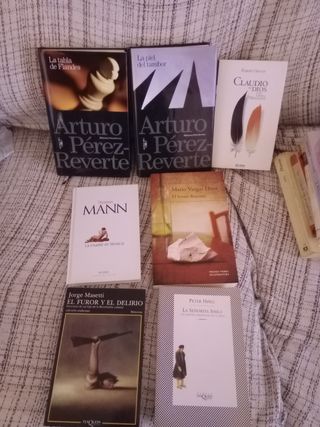 Libros Pérez Reverte y otros autores 