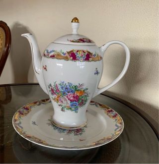 Cafetera y bandeja de porcelana Limoges