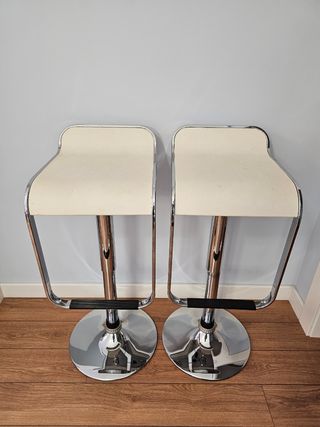 Sillas altas de barra