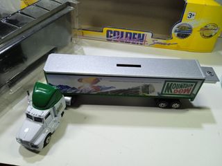 Camión hucha Golden Wheels