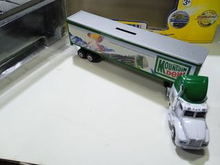 Camión hucha Golden Wheels