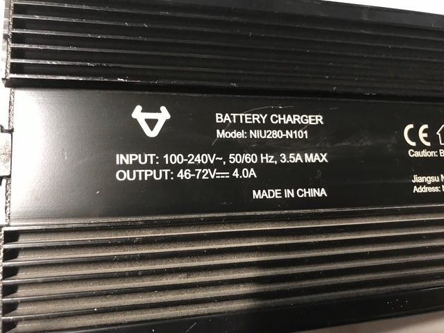 Cargador de batería de litio para moto Niu 4A 60V