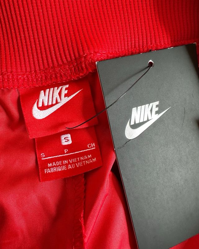 Pantaloni Nike