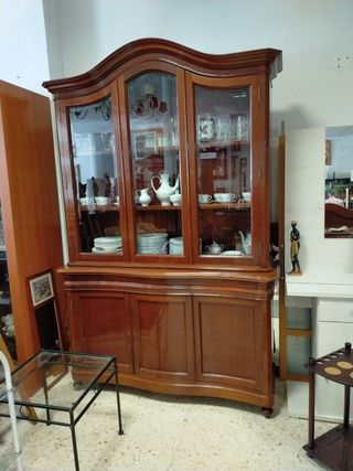 Vitrina caoba