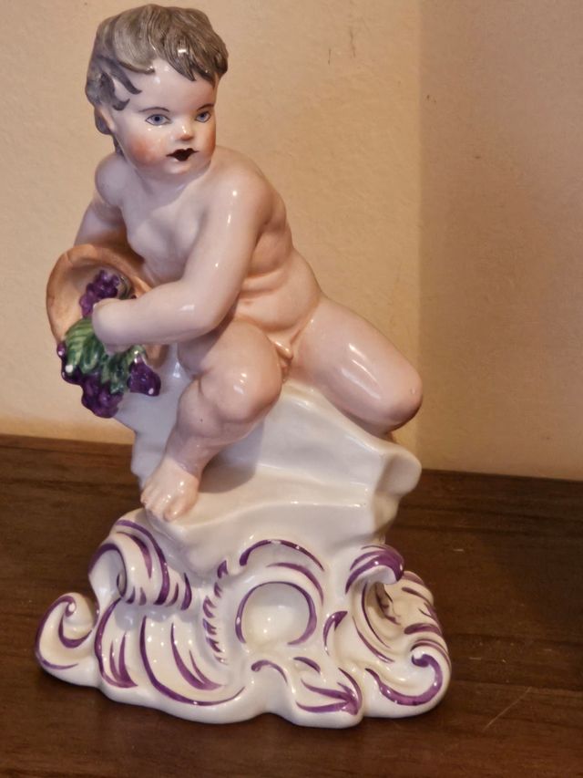 Figura de porcelana  inglesa ntigua