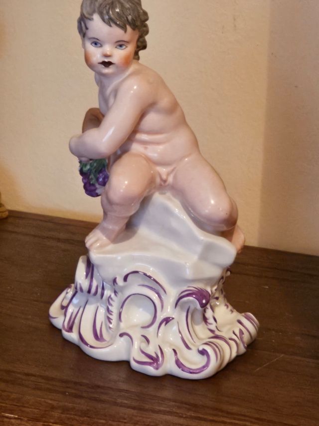 Figura de porcelana  inglesa ntigua