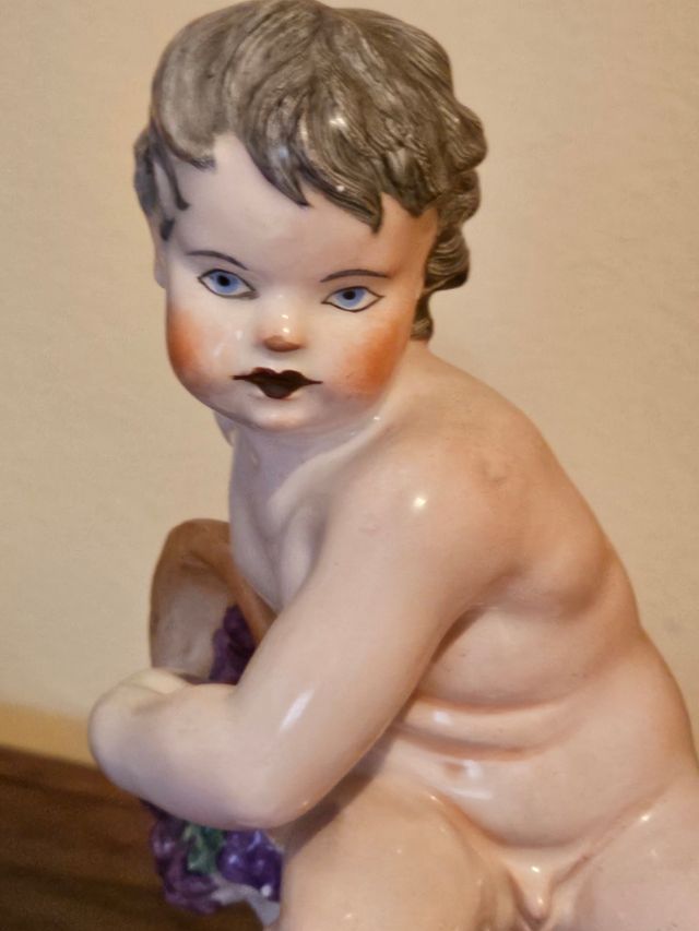 Figura de porcelana  inglesa ntigua