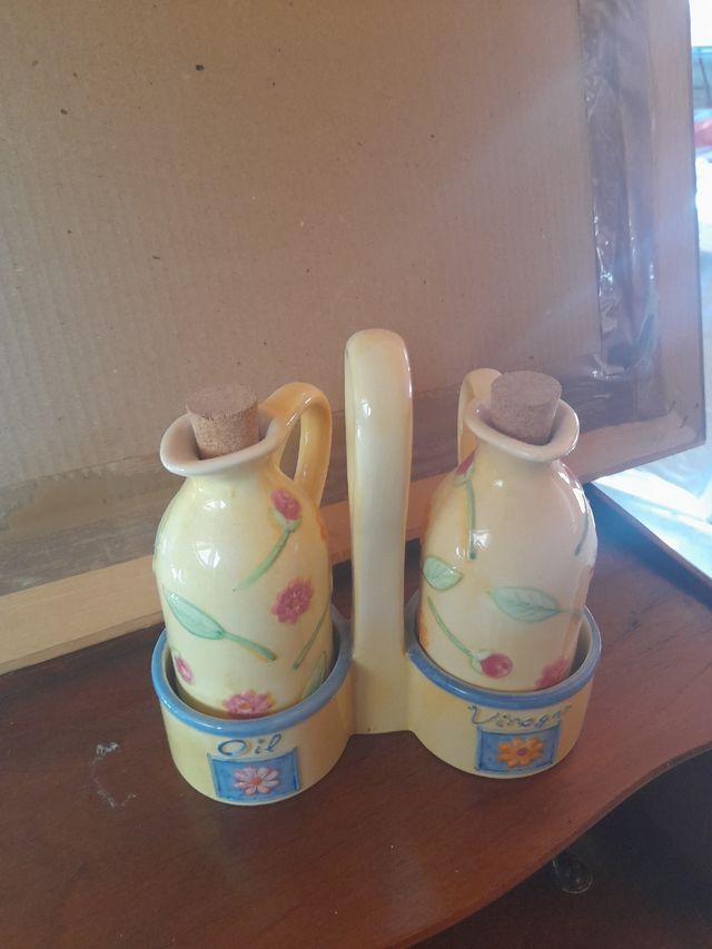 Aceitera y vinagreta porcelana 