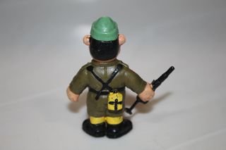 ANTIGUA FIGURA PVC SOLDADO EN UNIFORME Y ARMA