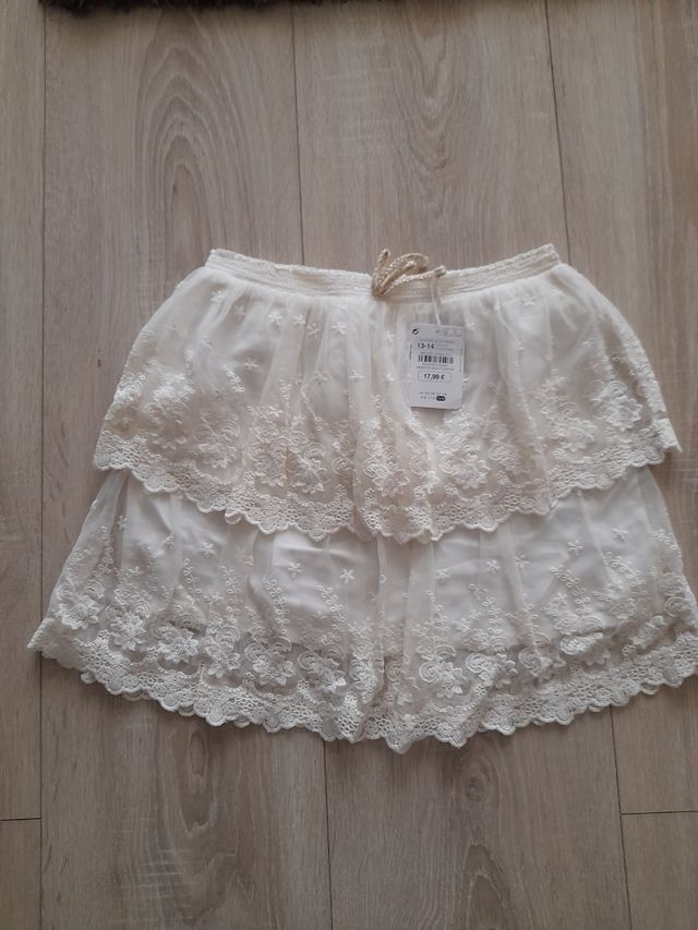 Falda niña sin estrenar