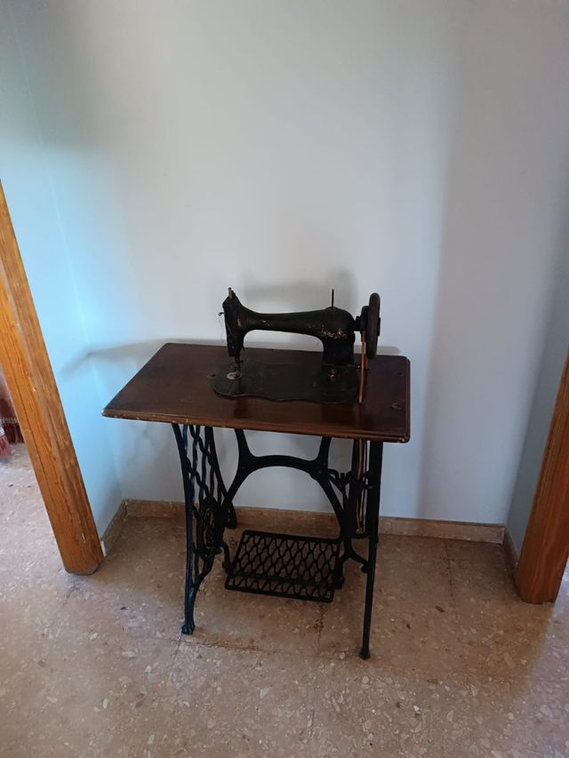 Maquina de coser singer