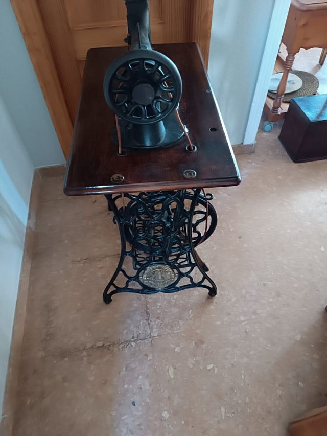 Maquina de coser singer