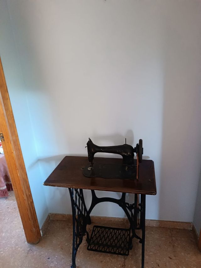 Maquina de coser singer