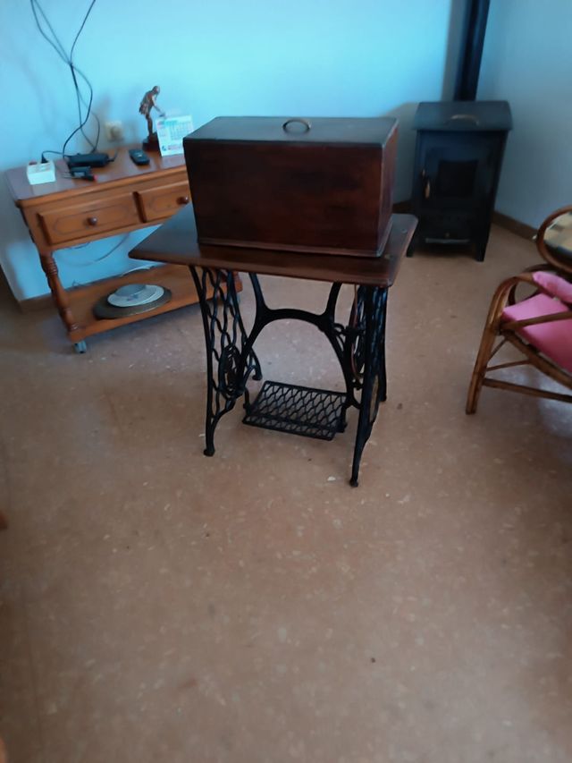 Maquina de coser singer