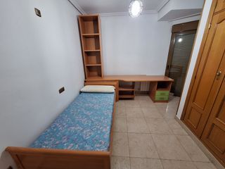 Dormitorio juvenil con cama nido, como nuevo