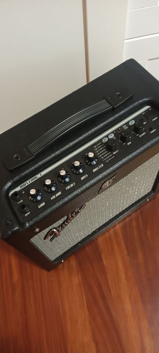 Amplificador Guitarra Fender Mustang