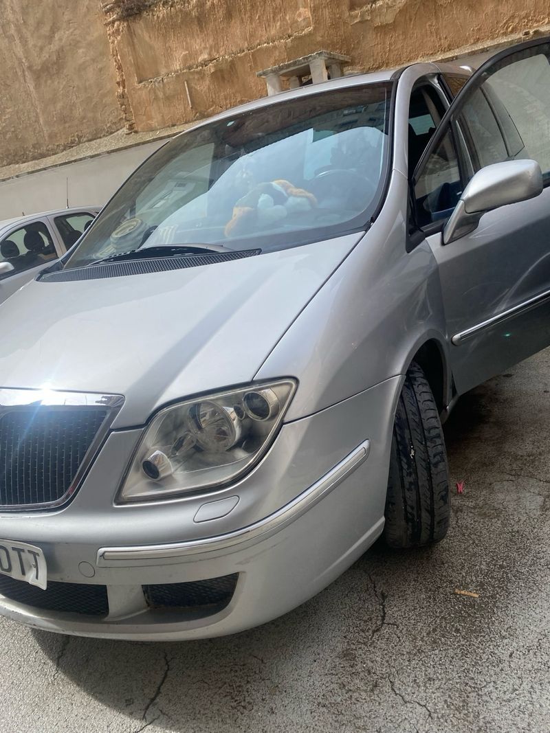 Lancia Phedra 2005 - foto 1