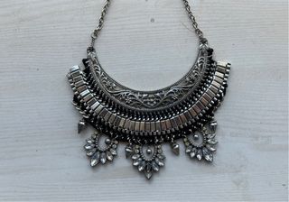 Collar de plata con negro de zara