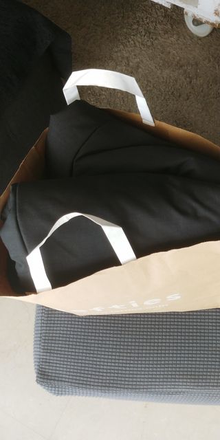 Funda o baul flexible.Para guardar y reservar.