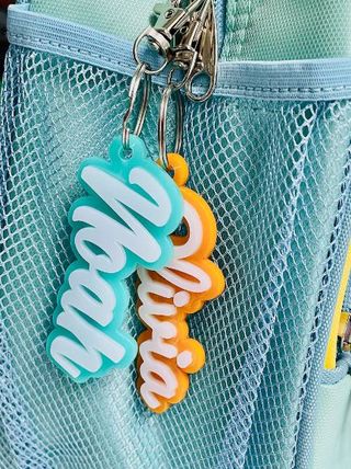 PERSONALIZA TUS LLAVEROS Y COLGANTES