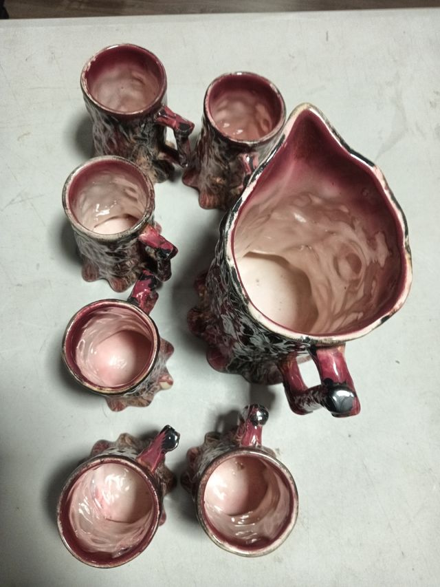 Juego de jarras con forma de árbol