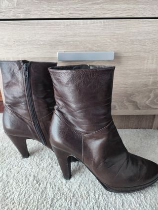 Botines piel marrón