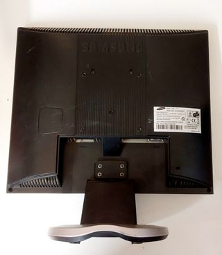 17" Samsung monitor TFT 710N