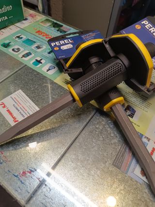 Cortafríos y puntero perel