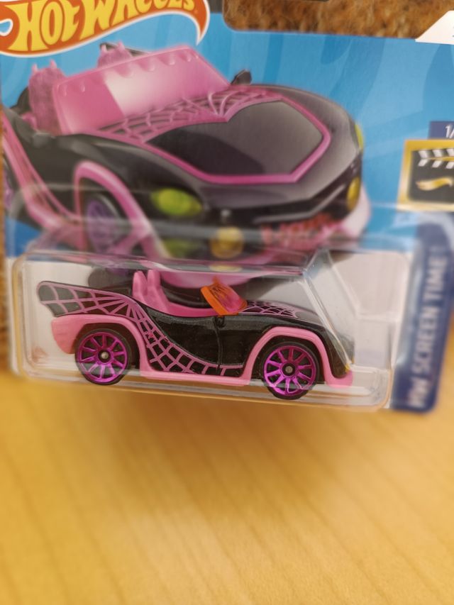 Hot- Wheels Monster High Draculaura 