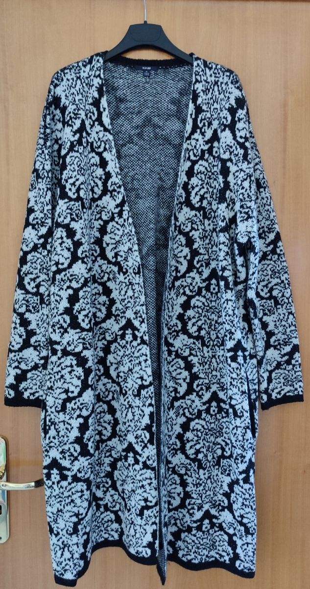 Cardigan bianco e nero fantasia fiori