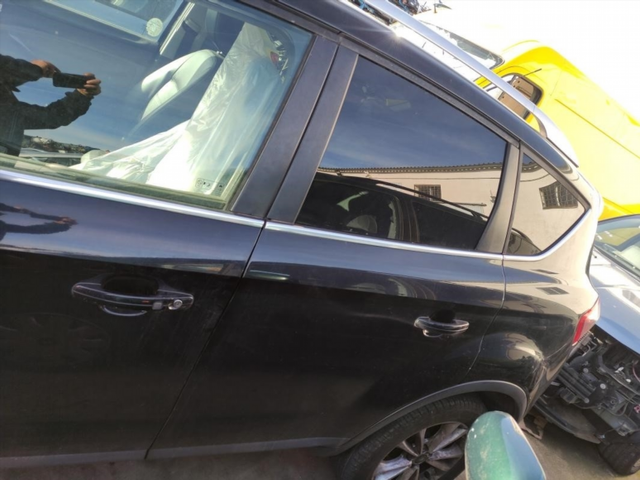 Puerta trasera izquierda Ford Kuga I (Versió y_143