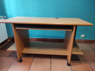 Mesa de estudio/ordenador
