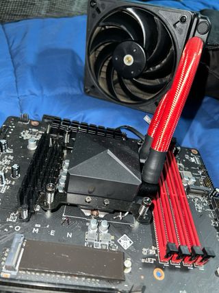 Ram + placa base + Refrigeración líquida