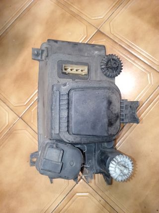 faro delantero derecho Seat Ibiza