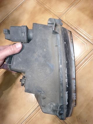faro delantero derecho Seat Ibiza