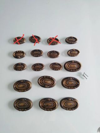 Conjunto 15 antiguos tiradores bronce repujado