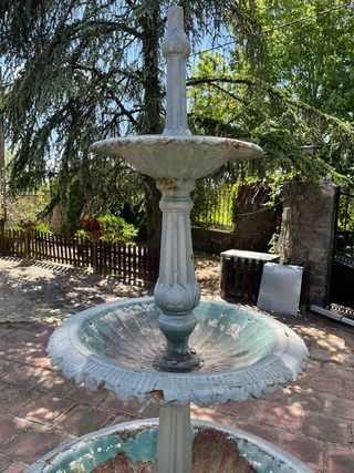 Gran fuente de hierro.