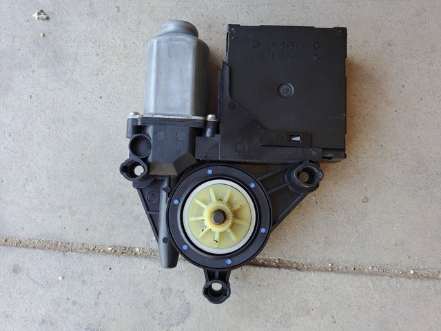 Elevalunas golf 5 1K0959701M