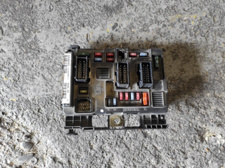 Caja de reles / fusibles 9650618480 Citroen y_117