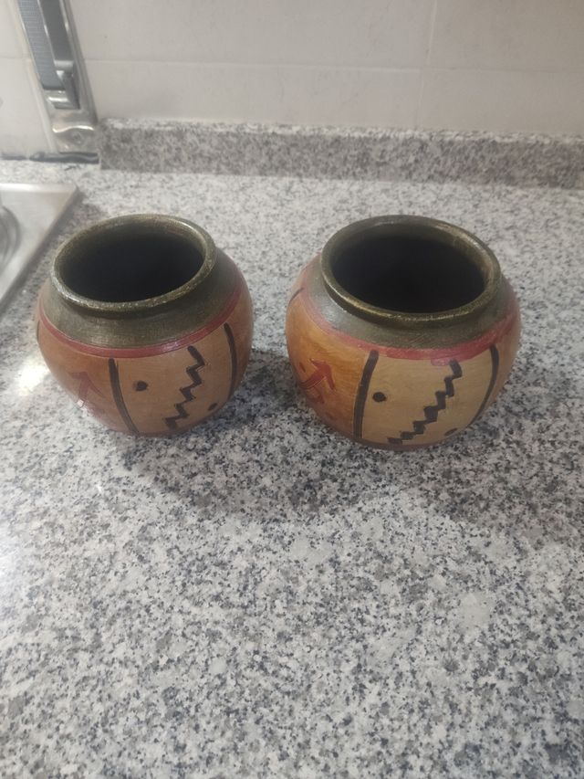 Vasos de barro pintado