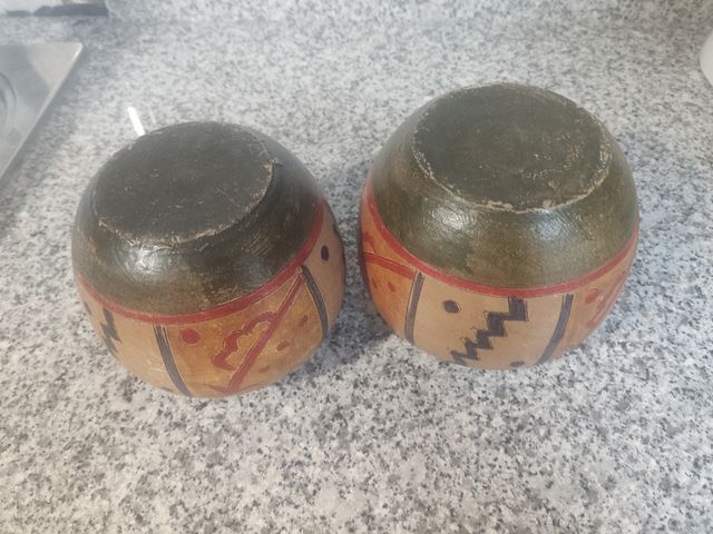 Vasos de barro pintado