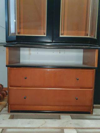Vitrina y mueble tv madera