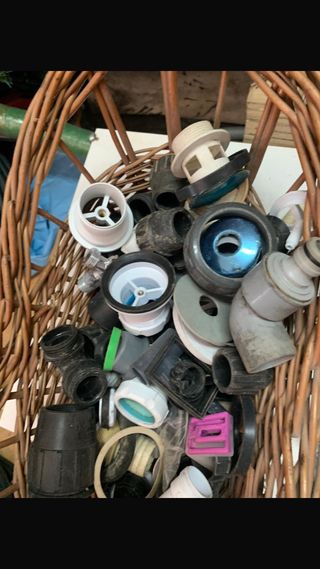 Piezas de fontaneria y grifos
