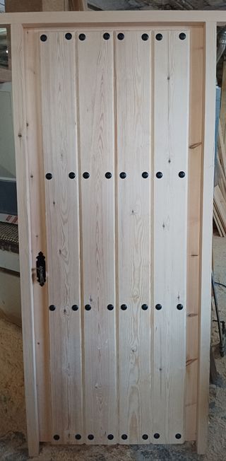 Puerta entrada madera