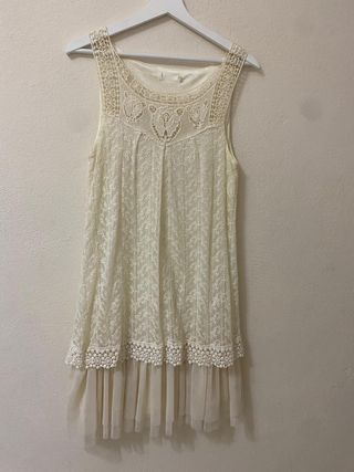 Vestido beige encaje